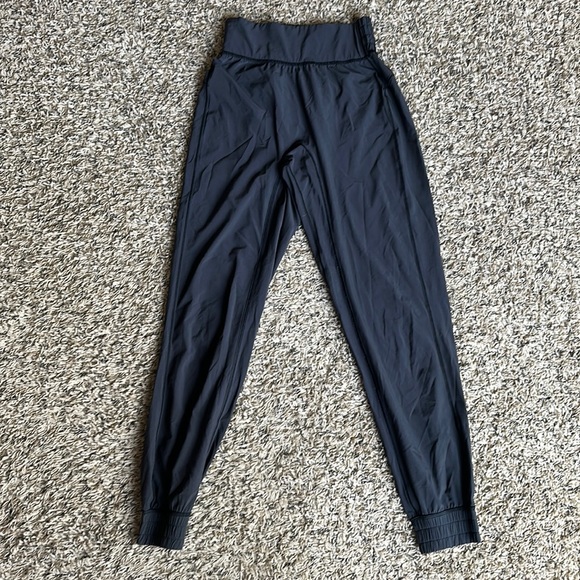 lululemon athletica Pants - Lululemon women’s light track pant